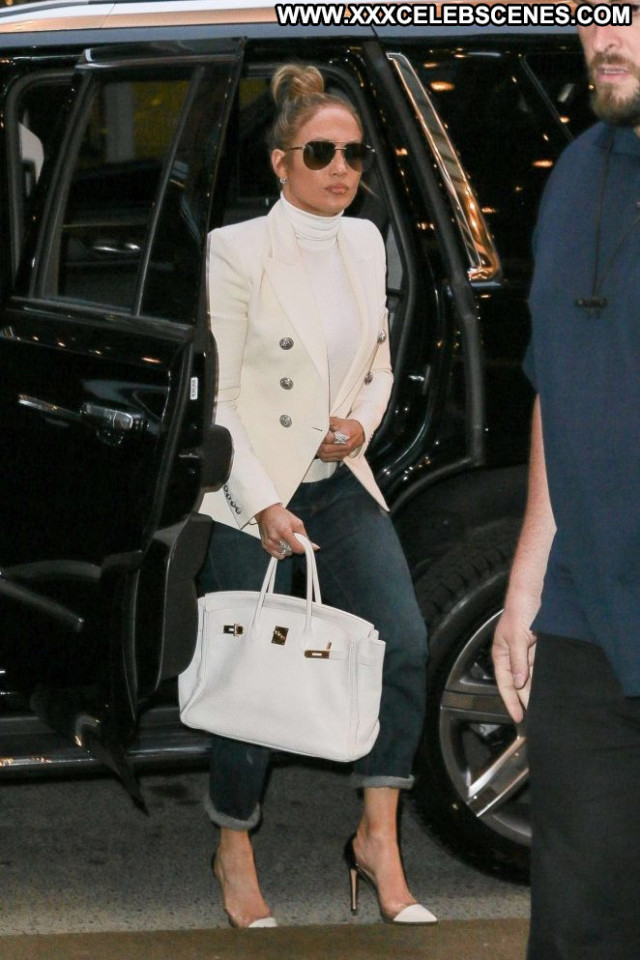 Jennifer Lopez New York Paparazzi Beautiful Babe Jeans New York