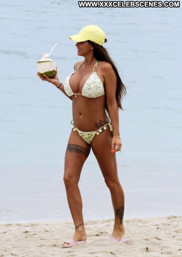 Katie Price The Beach Thai Paparazzi Thailand Beach Celebrity Posing