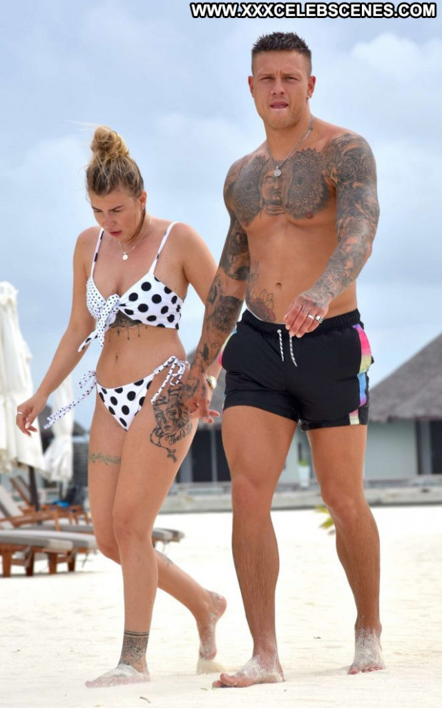 Olivia Buckland The Beach Beautiful Babe Bikini Paparazzi Celebrity