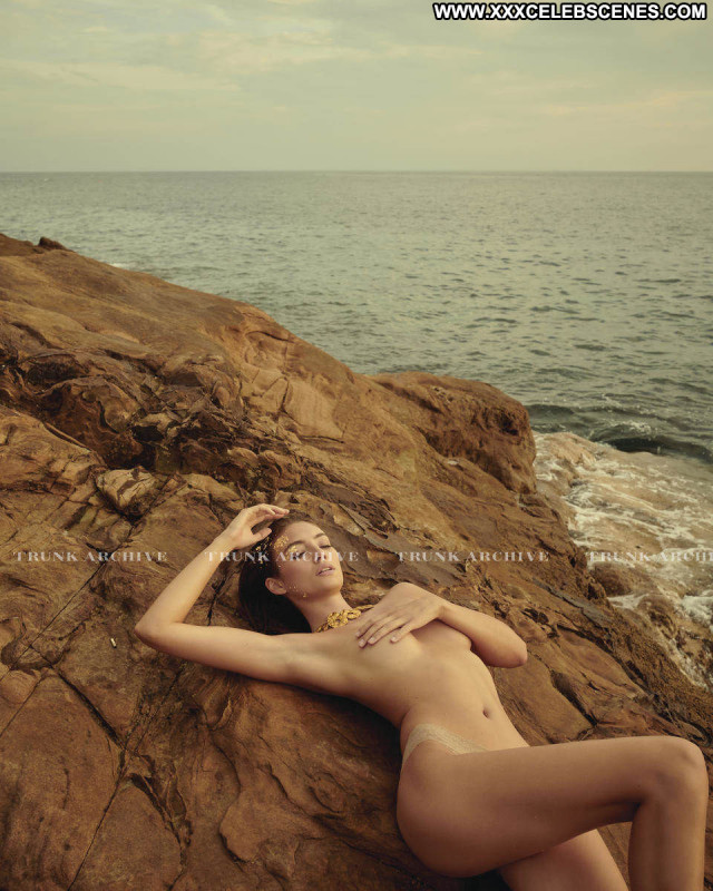 Akshara Haasan Andreas Ortner Legs Singer Nude Nyc Hot Posing Hot