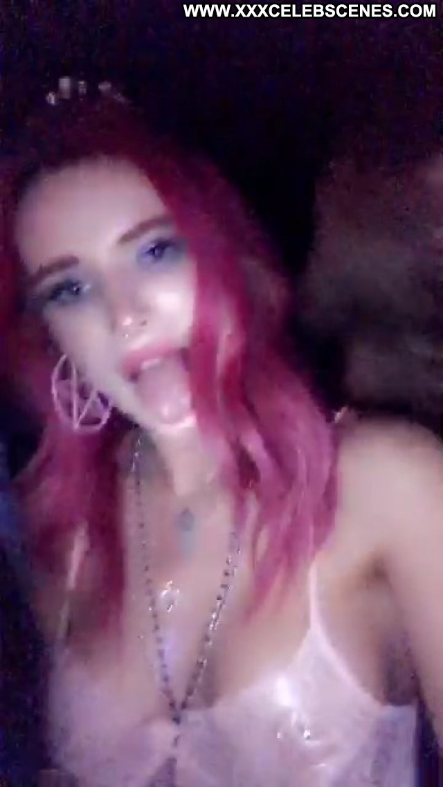 Alessia Macari Anna Nicole Posing Hot Summer London Bar Bra Male Sexy