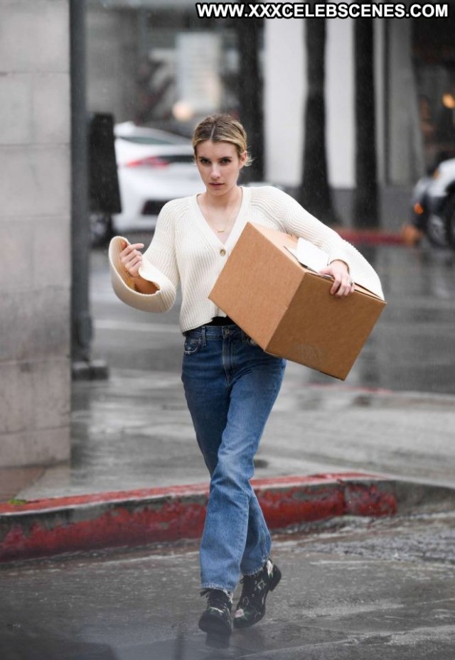 Emma Roberts No Source Paparazzi Beautiful Celebrity Babe Posing Hot