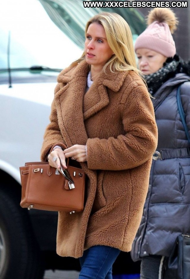 Nicky Hilton New York Subway Paparazzi Celebrity Beautiful New York