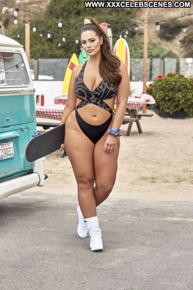 Ashley Graham No Source Posing Hot Beach Beautiful Resort Celebrity