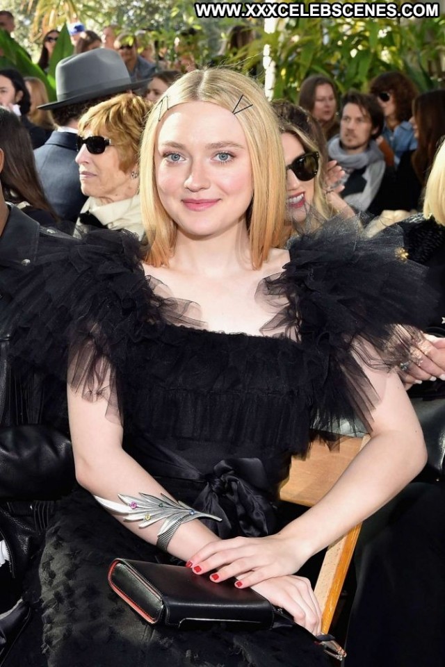 Dakota Fanning No Source Babe Celebrity Beautiful Posing Hot San