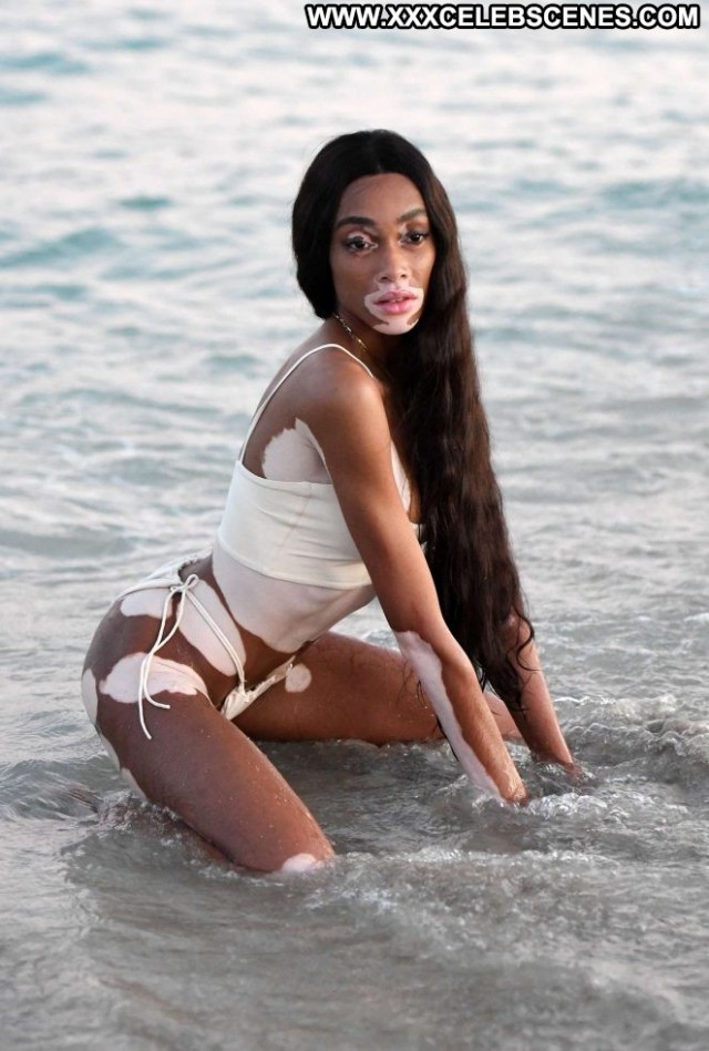 Winnie Harlow The Beach Photoshoot Posing Hot Beautiful Paparazzi