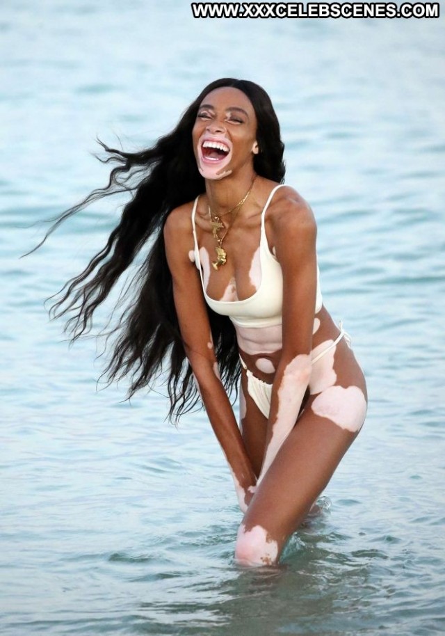 Winnie Harlow The Beach Beach Celebrity Babe Posing Hot Paparazzi