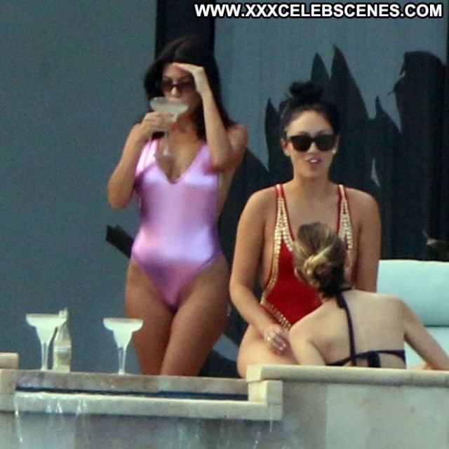 Kourtney Kardashia The Pool Babe Posing Hot Swimsuit Pool Beautiful