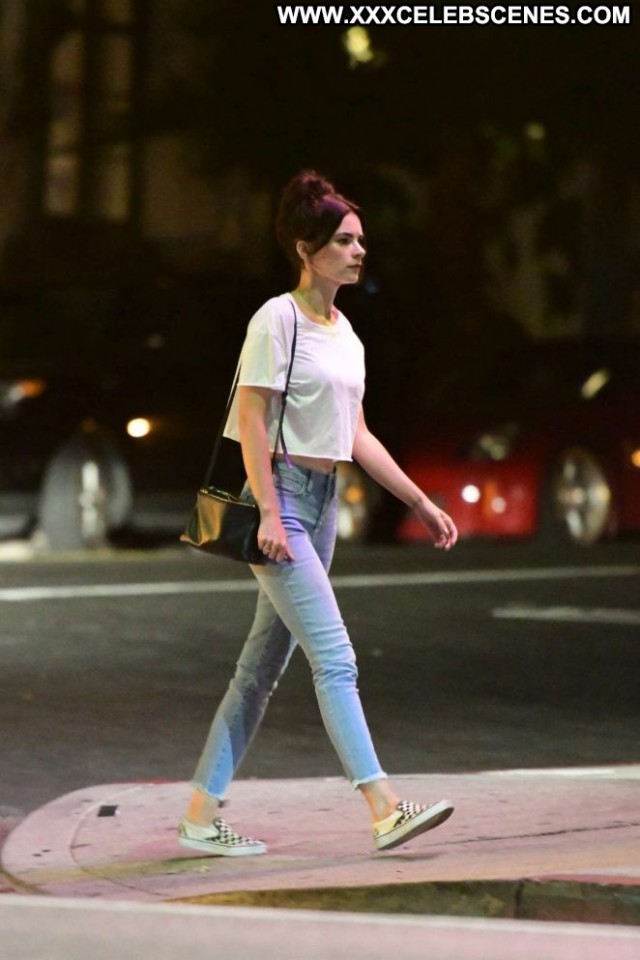 Kelly Oxford No Source Babe Celebrity Paparazzi Restaurant Beautiful