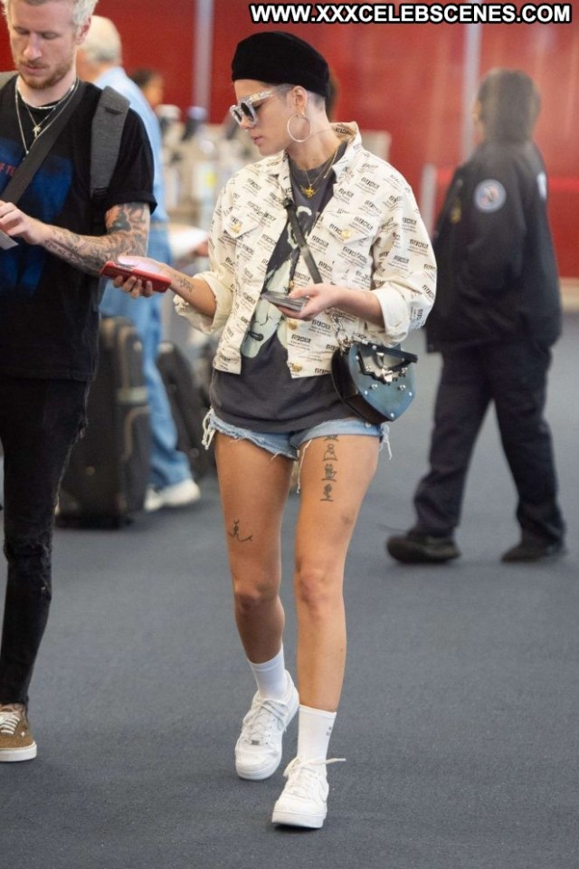 Halsey New York  Paparazzi Beautiful Babe New York Posing Hot