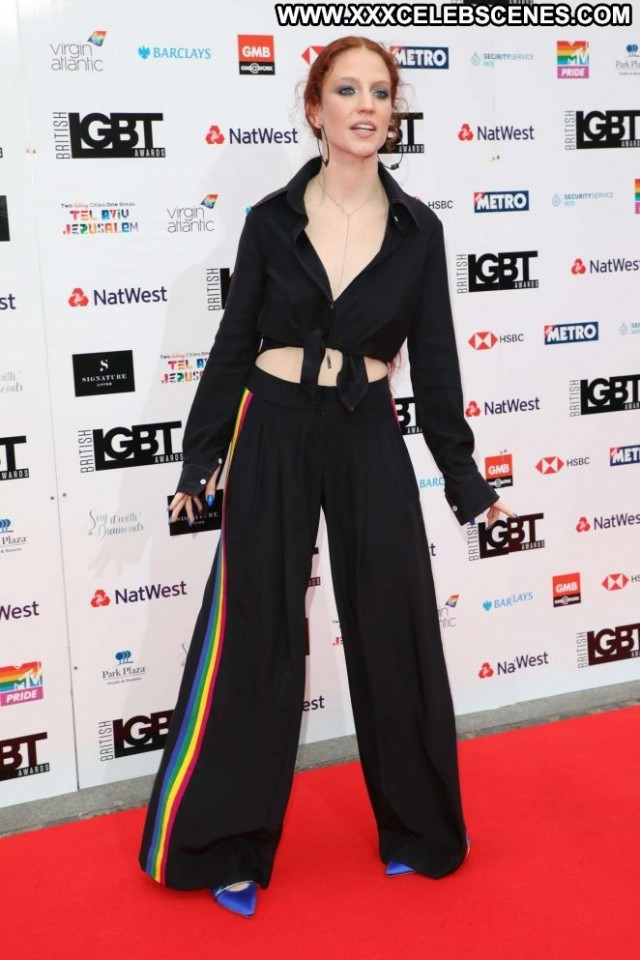 Jess Glynne No Source Posing Hot Babe Paparazzi Celebrity London