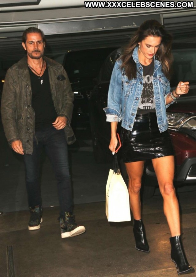 Alessandra Ambrosio Los Angeles Babe Posing Hot Paparazzi Los Angeles