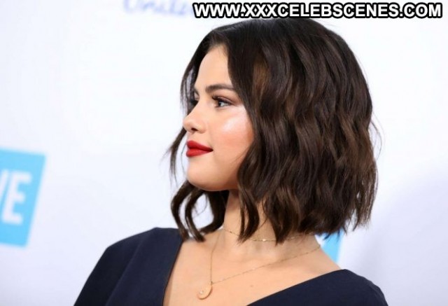 Selena Gome Los Angeles  Paparazzi Angel Posing Hot California