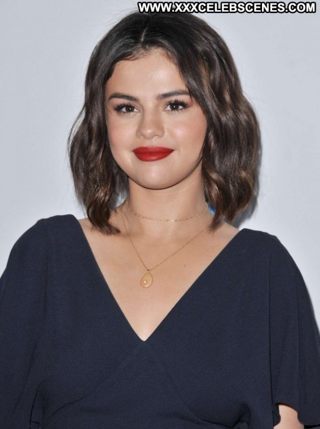 Selena Gome Los Angeles Beautiful Posing Hot Celebrity Los Angeles