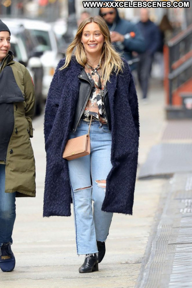 Hilary Duff New York Posing Hot Jeans Paparazzi Beautiful Babe New