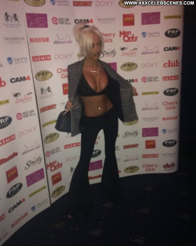Lee C No Source Celebrity Sexy Twitter Fake Boobs Sex Awards Posing