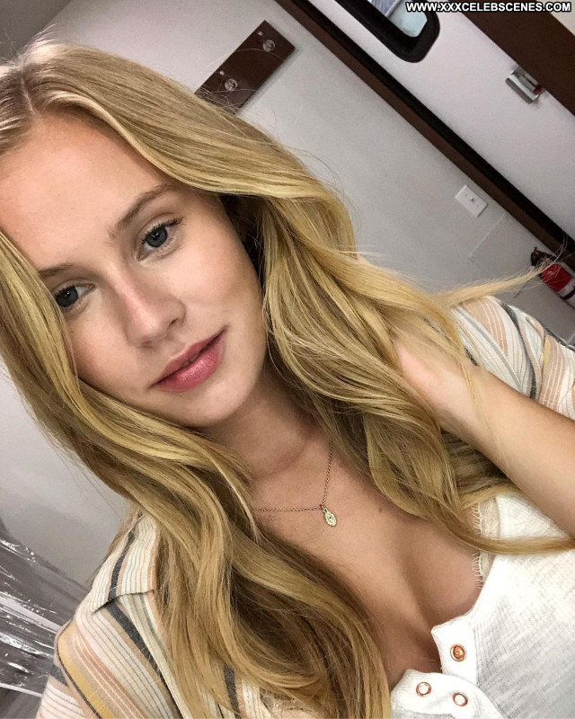 Danika Yarosh No Source Babe Beautiful Sexy Posing Hot Celebrity