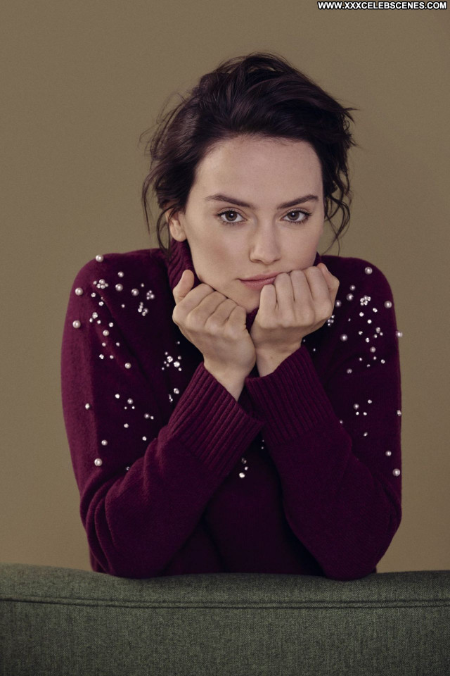 Daisy Ridley No Source Sexy Celebrity Babe Beautiful Posing Hot