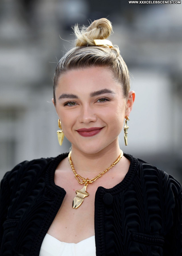 Florence Pugh No Source  Babe Posing Hot Beautiful Sexy Celebrity