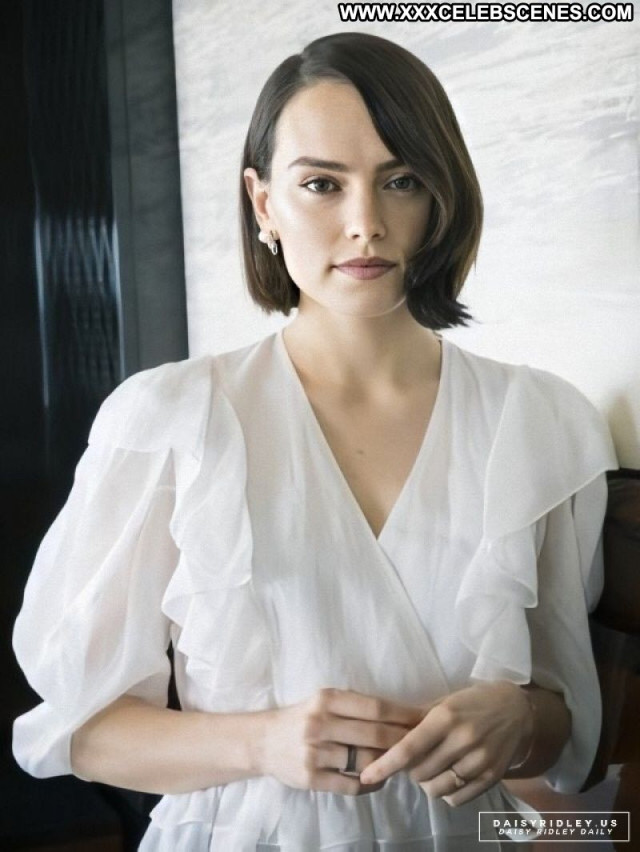 Daisy Ridley No Source Beautiful Celebrity Sexy Posing Hot Babe