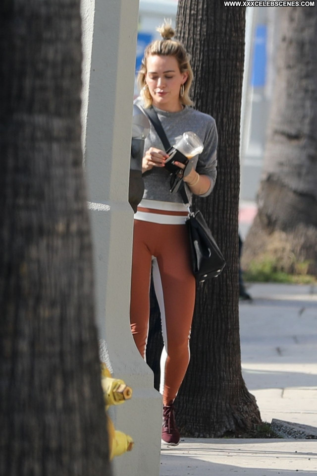 Hilary Duff No Source Posing Hot Celebrity Sexy Beautiful Babe