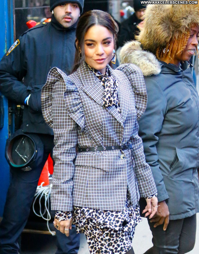 Vanessa Hudgens No Source Posing Hot Sexy Beautiful Celebrity Babe