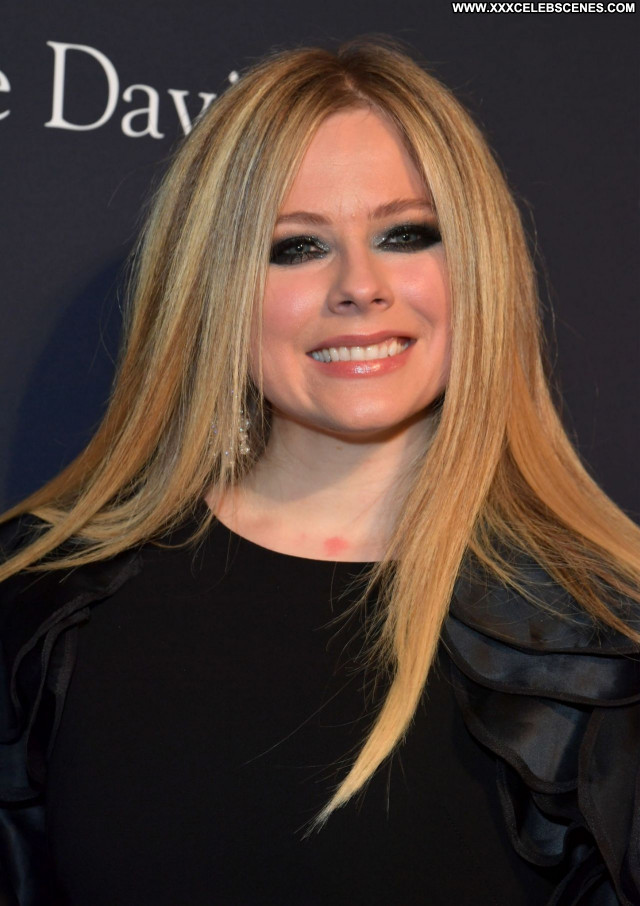 Avril Lavigne No Source  Celebrity Posing Hot Sexy Beautiful Babe