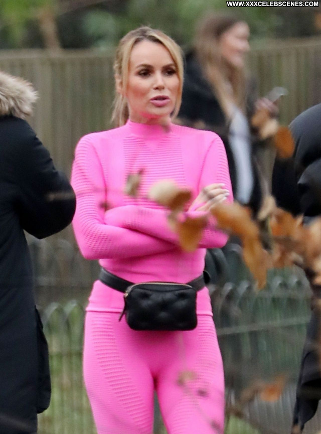 Amanda Holden No Source Posing Hot Babe Celebrity Beautiful Sexy