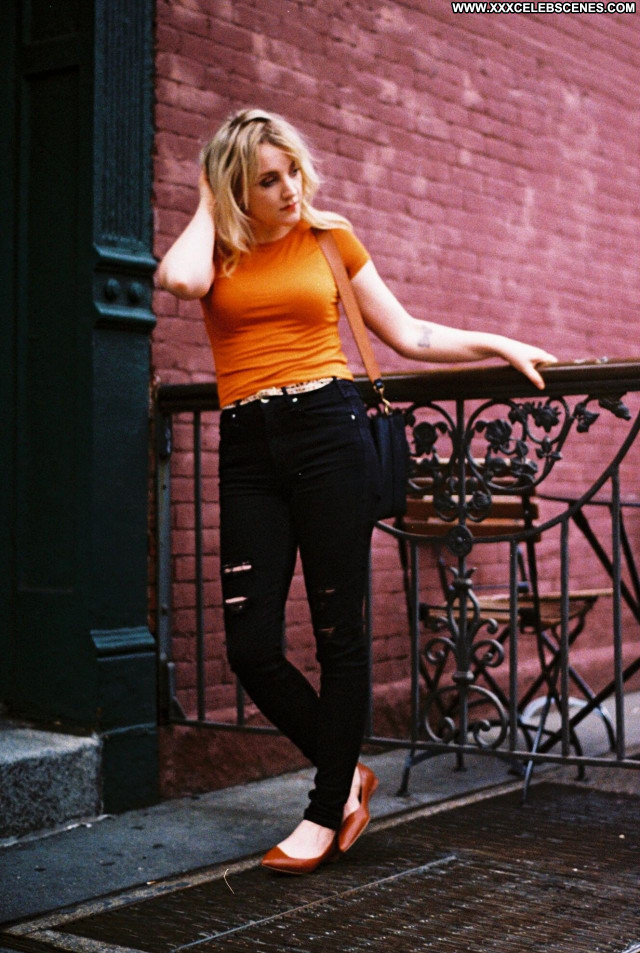 Evanna Lynch No Source Babe Beautiful Sexy Celebrity Posing Hot