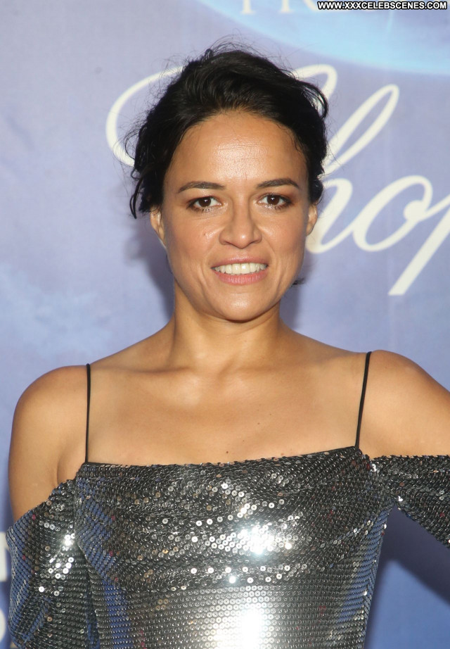 Michelle Rodriguez No Source Beautiful Sexy Babe Posing Hot Celebrity