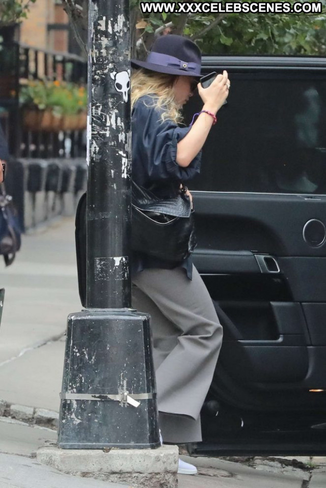 Ashley Olsen New York New York Celebrity Babe Posing Hot Paparazzi