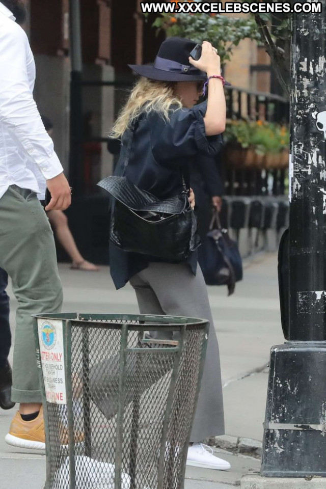 Ashley Olsen New York Beautiful Posing Hot New York Paparazzi