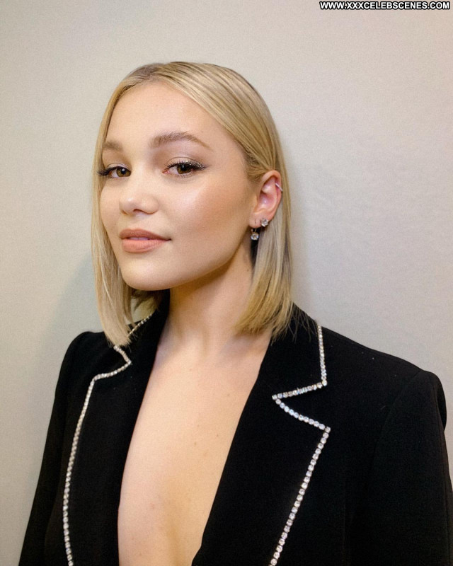 Olivia Holt No Source Babe Posing Hot Sexy Celebrity Beautiful