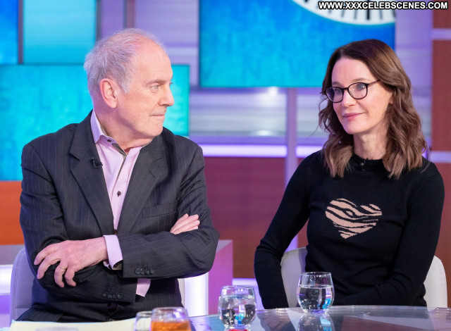 Susie Dent No Source Babe Posing Hot Beautiful Celebrity Sexy