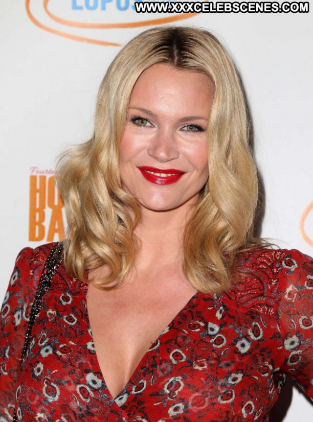 Natasha Henstridge Los Angeles Posing Hot Los Angeles Babe Celebrity