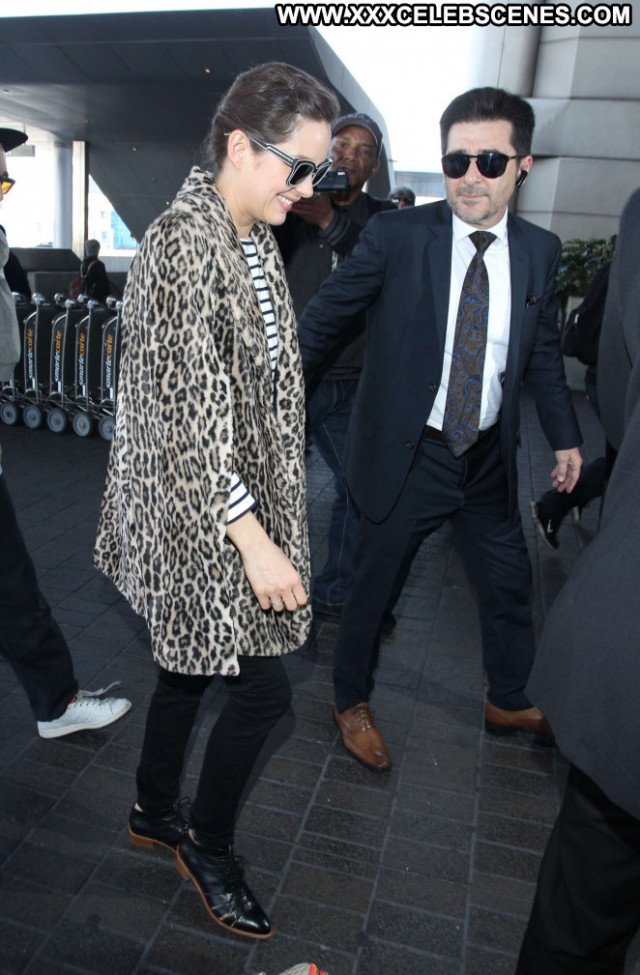 Marion Cotillard Lax Airport Babe Lax Airport Los Angeles Paparazzi