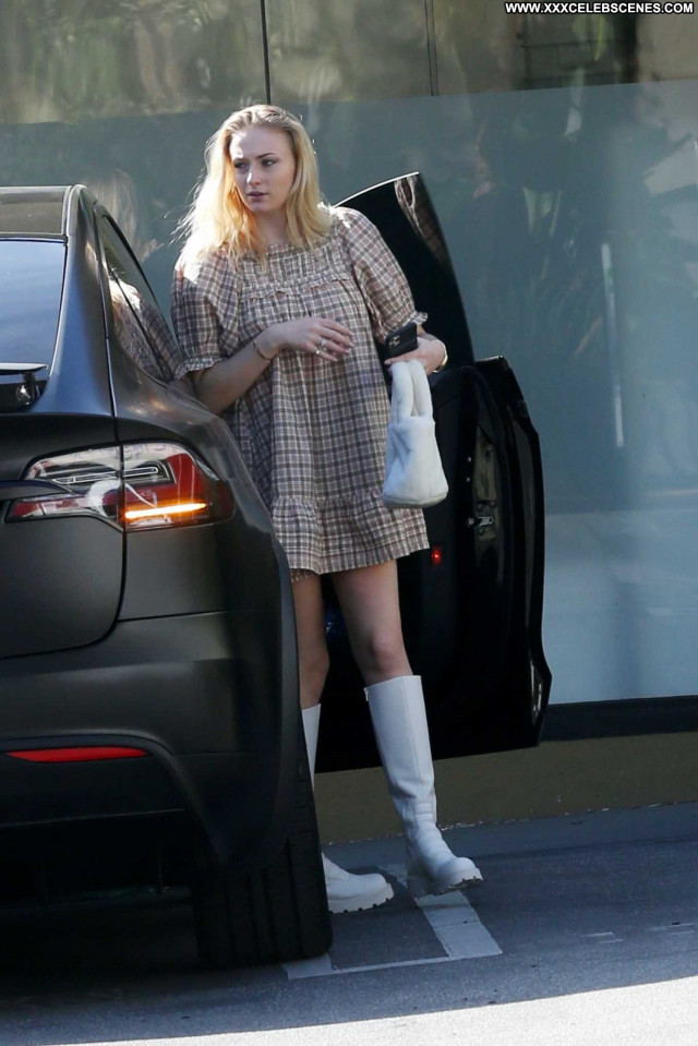 Sophie Turner Los Angeles Celebrity Beautiful Posing Hot Paparazzi