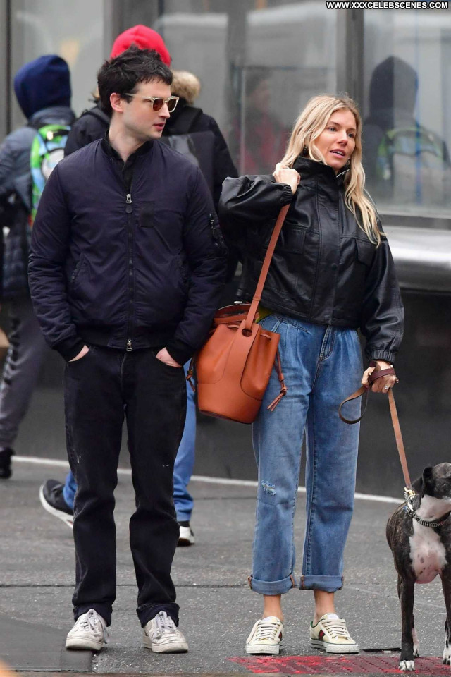 Sienna Miller New York Posing Hot Beautiful Babe Celebrity Paparazzi