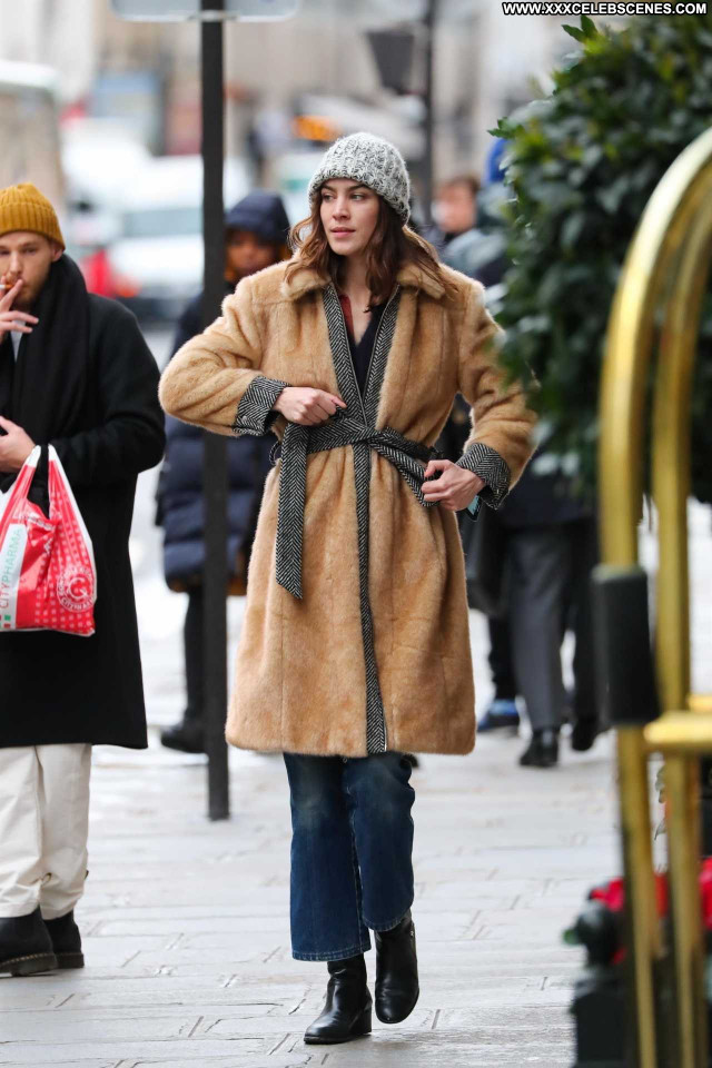 Alexa Chung No Source Beautiful Posing Hot Babe Paparazzi Celebrity