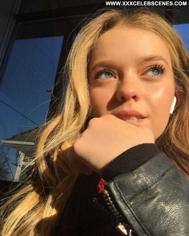 Jade Pettyjohn No Source Posing Hot Celebrity Babe Beautiful Paparazzi