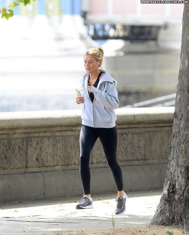 Frankie Gaff No Source Paparazzi Celebrity Jogging Beautiful Posing