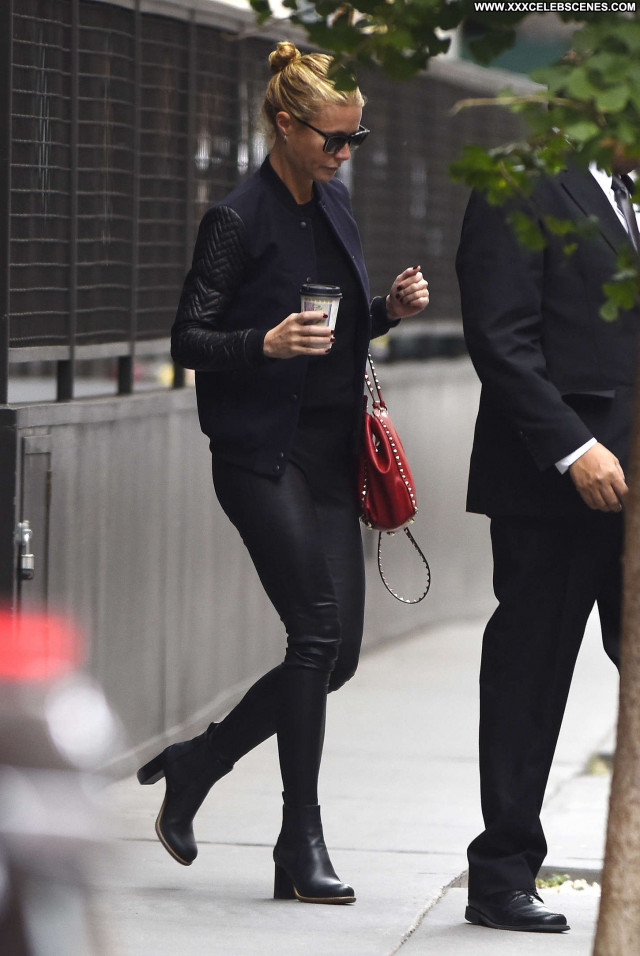 Gwyneth Paltrow New York Posing Hot Celebrity Apartment Beautiful New