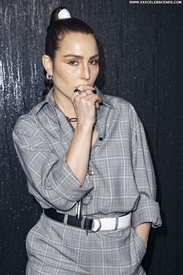 Noomi Rapace No Source Posing Hot Beautiful Sexy Celebrity Babe