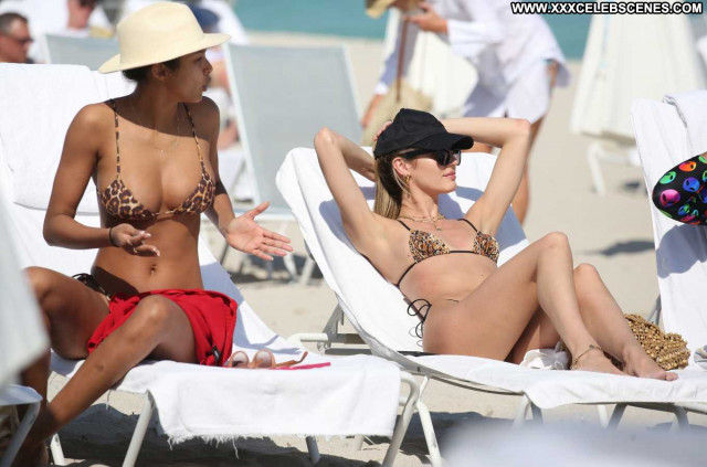 Lais Ribeiro The Beach Posing Hot Babe Beautiful Paparazzi Celebrity
