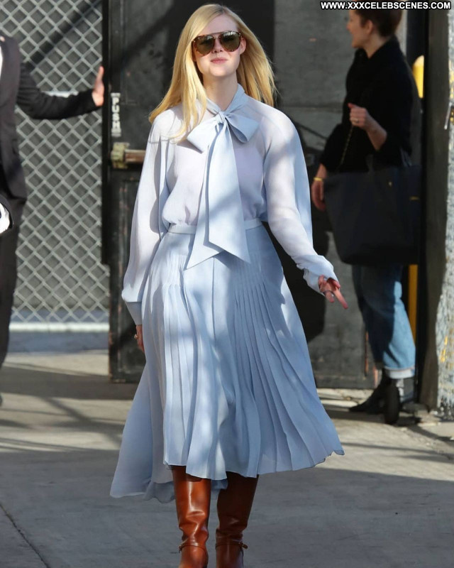 Elle Fanning No Source Babe Beautiful Sexy Celebrity Posing Hot