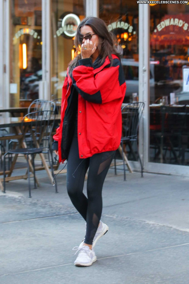 Emily Ratajkowski New York Babe Paparazzi Posing Hot Beautiful