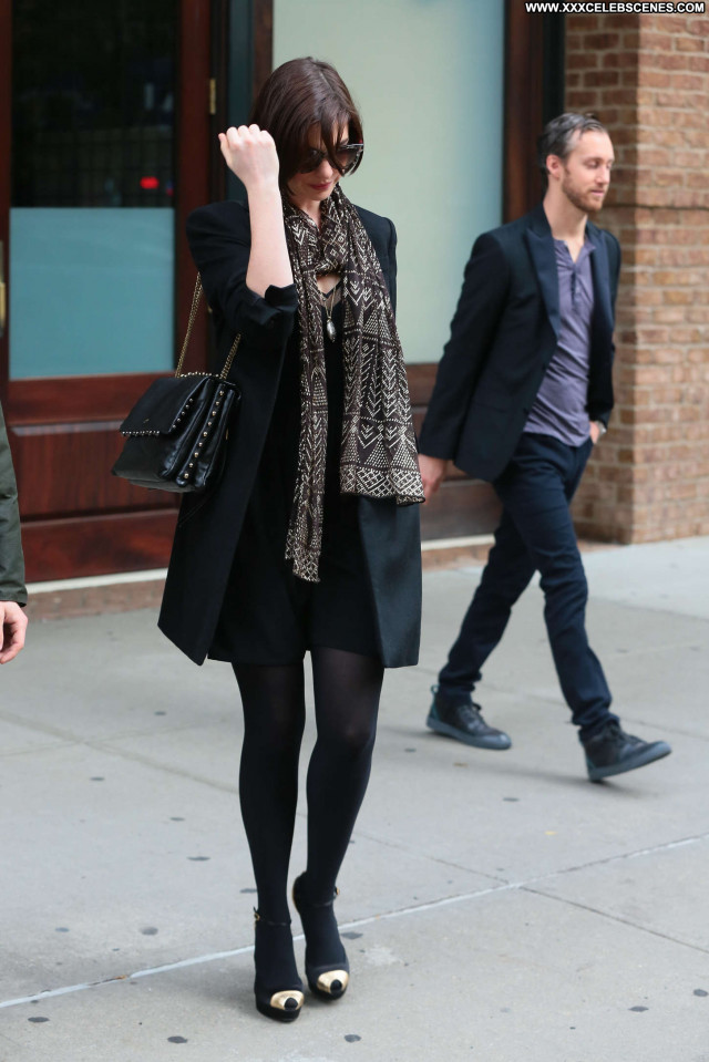 Anne Hathaway New York New York Hat Hot Celebrity Babe Beautiful
