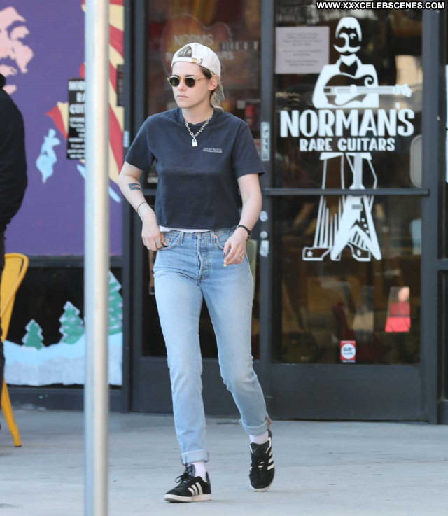 Kristen Stewart No Source  Beautiful Paparazzi Babe Celebrity Posing