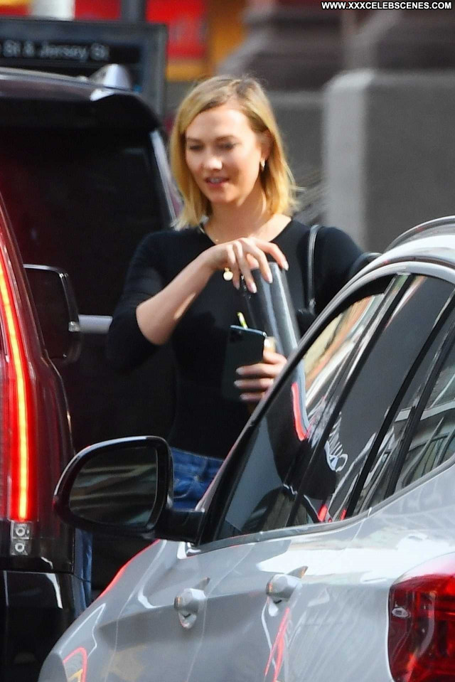 Karlie Kloss No Source  Paparazzi Babe Celebrity Posing Hot Beautiful