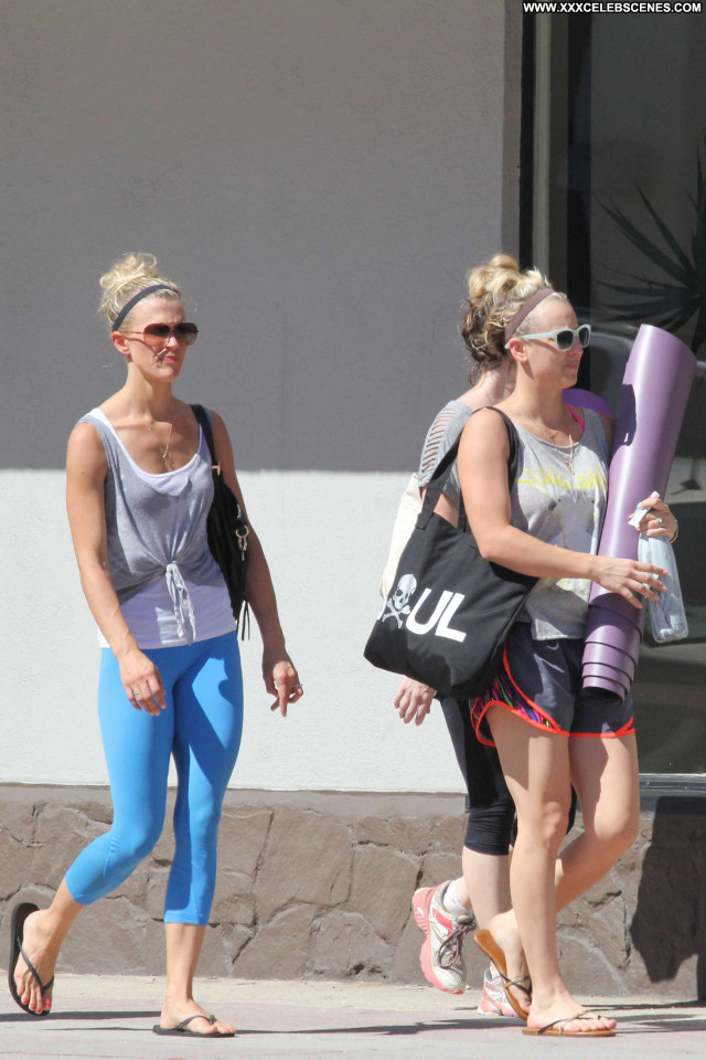 Kaley Cuoco Yoga Class  Celebrity Beautiful Babe Paparazzi Posing Hot